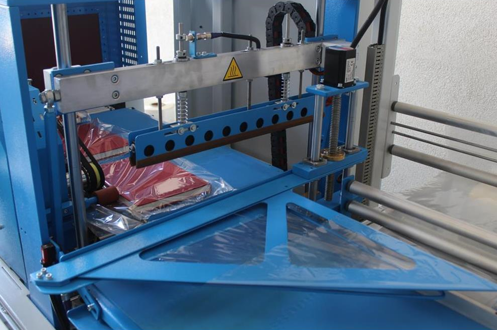 SLR 450 Continous Motion Side Sealing & Shrink Tunnel - Areté Group Packaging Machinery and Conveyor Solutions