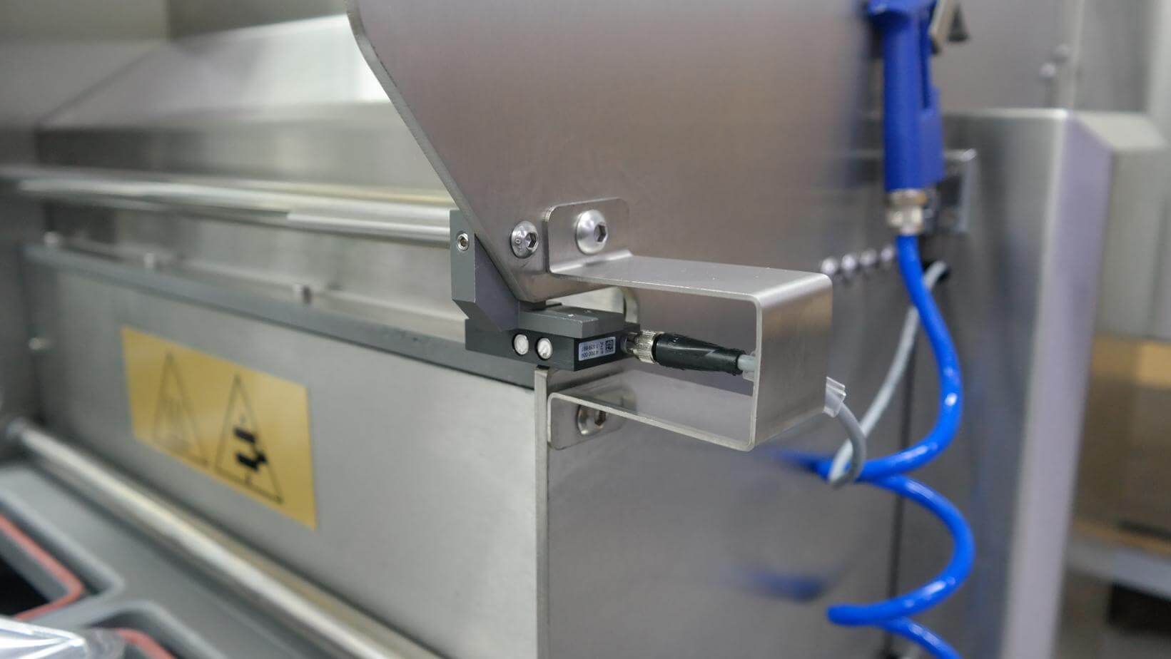STS 25 Semi-Automatic MAP Tray Sealer - Areté Group Packaging Machinery and Conveyor Solutions